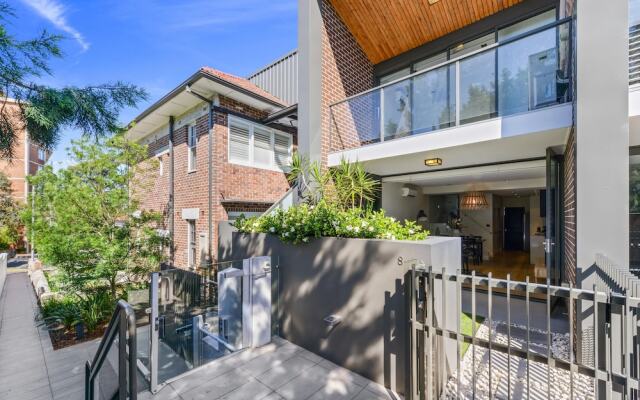 HomeHotel High-End 3 Bedroom Terrace with Parking