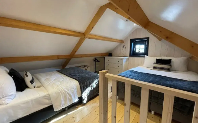 Inviting Chalet in Monnickendam With Garden