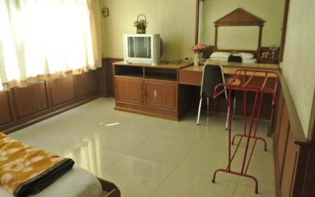 Chaopraya Garden Hotel