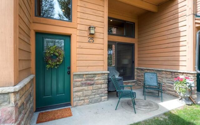 The Cedars Condominiums