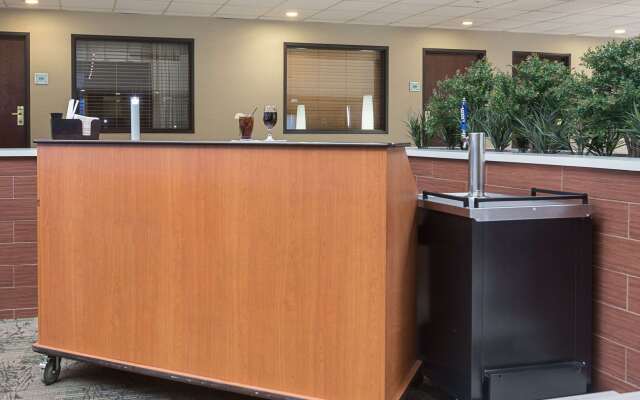 Quality Suites Lansing