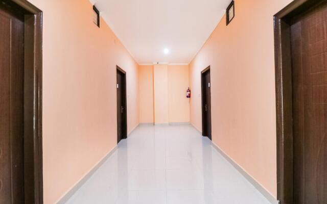 OYO 71136 Westend Suites