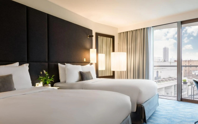 Renaissance Paris Arc de Triomphe Hotel