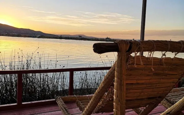 Uros Qhota Uta Lodge