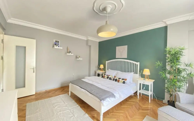 Lovely Flat with Central Location in Fatih