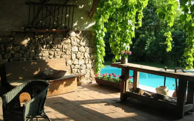 Gîte Essertines-en-Donzy, 5 pièces, 10 personnes - FR-1-496-200