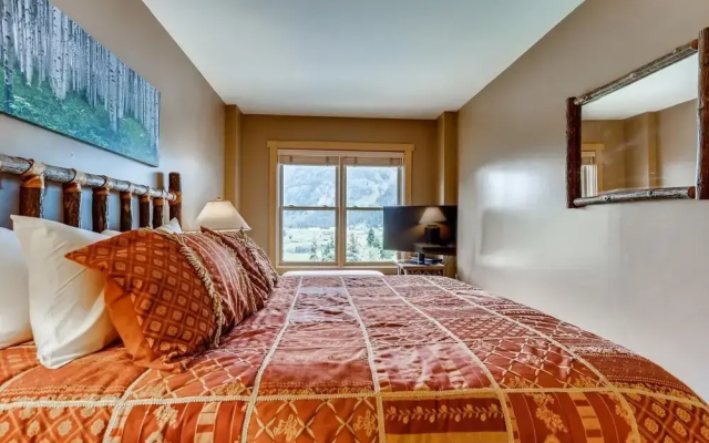 Copper Springs 320 2 Bedroom Condo by RedAwning