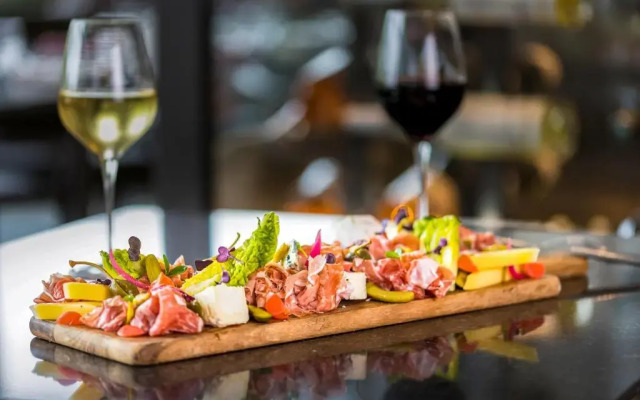 ibis Lyon Gerland Musée des Confluences