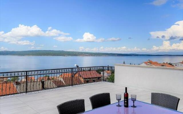 Holiday House Queens with Sea View