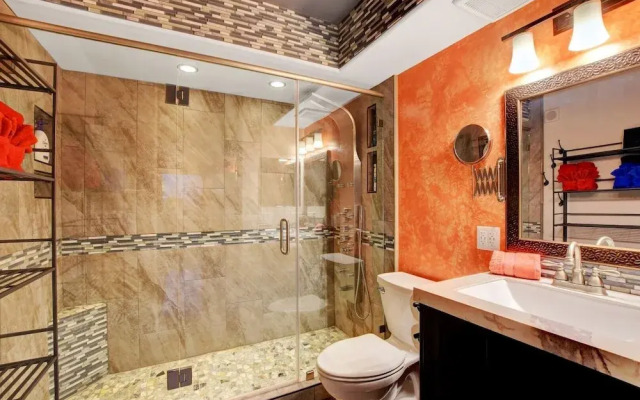 LVStripHouse Condos Sleeps up to 14