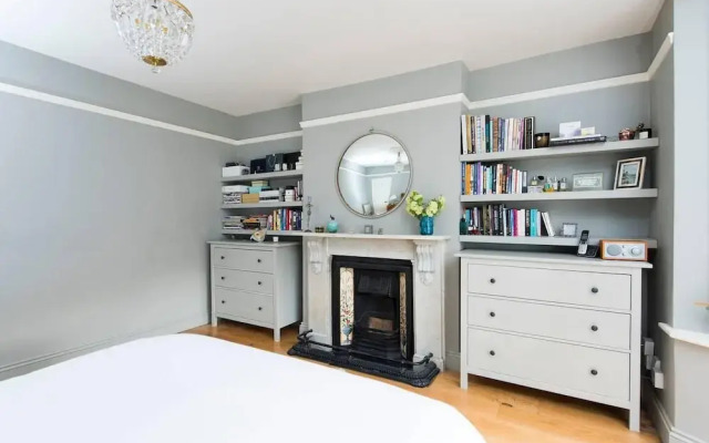 Stylish 1BR Garden Flat next to Emirates Stadium