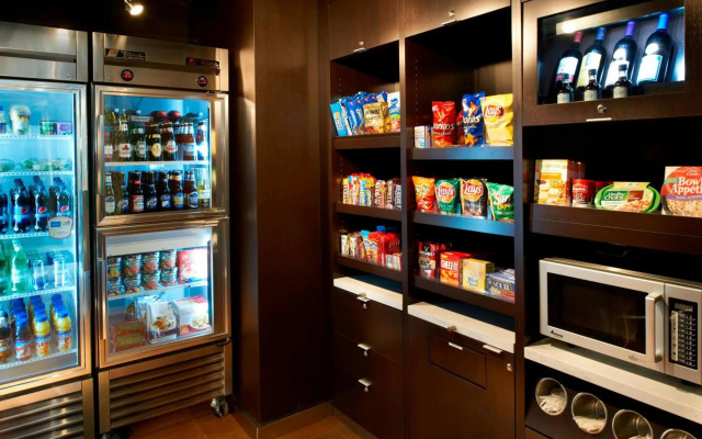 Courtyard by Marriott Detroit Dearborn