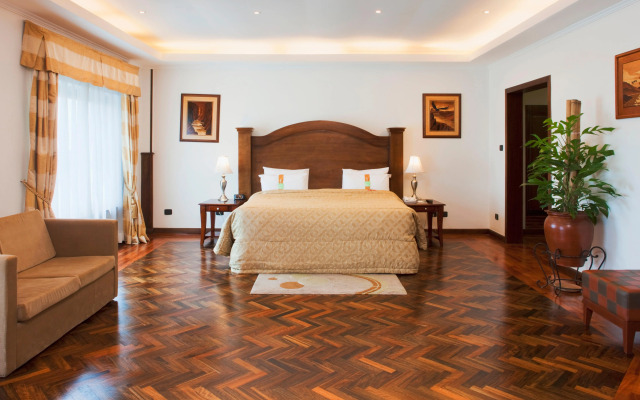 Holiday Inn Accra Airport