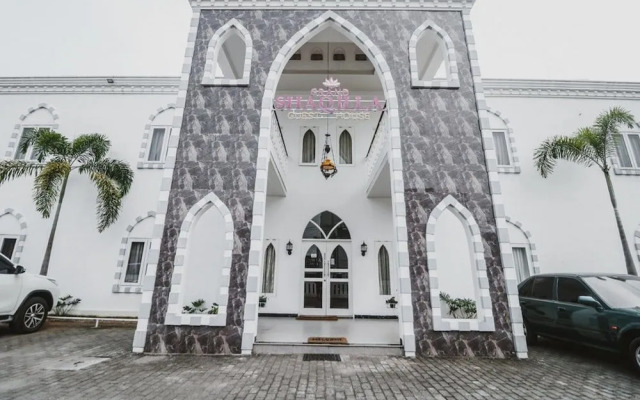 RedDoorz Plus Syariah @ Jalan Brigjend Katamso Medan