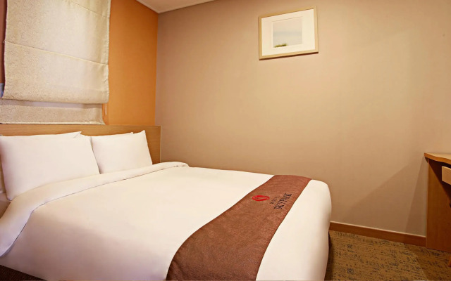 Hotel Skypark Myeongdong Iii