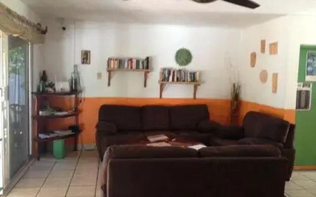 Amigos Hotelito