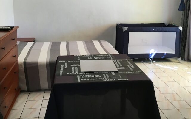 Studio in St Paul , with Wonderful Mountain View, Furnished Garden And Wifi