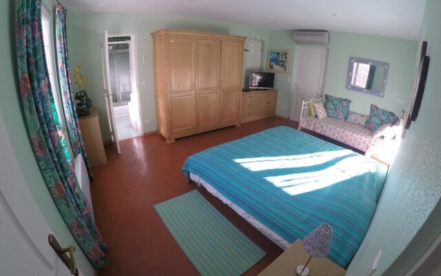 Villa With 2 Bedrooms in Saint-martin-de-pallières, With Wonderful Mou