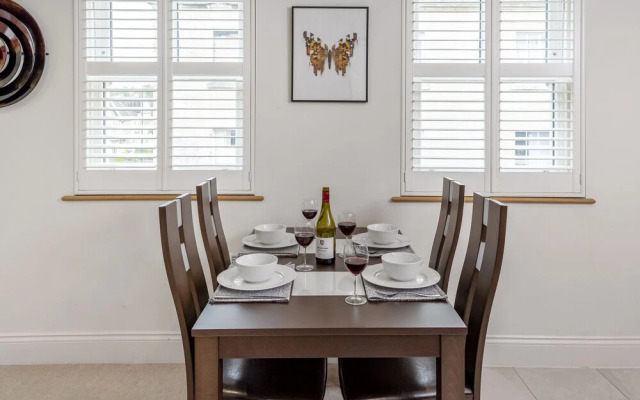 Deluxe Apartment - Central Bath