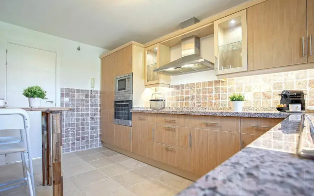 Exclusive 2BD Apartment Heated Pool Flamingos Golf