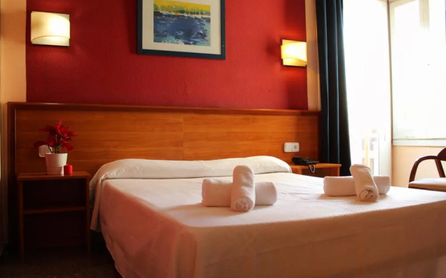Vintage Hotel Mercedes