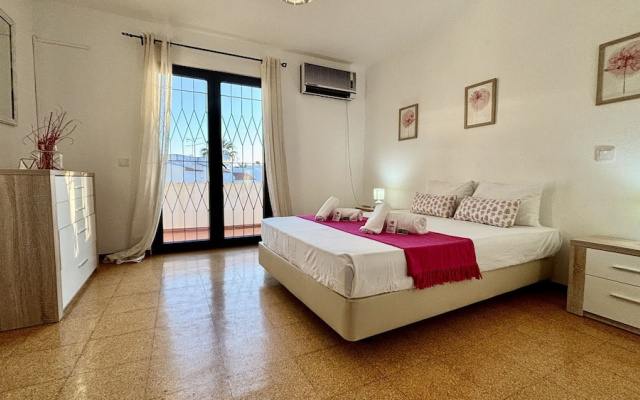 Vilamoura Grand Terrace 2 by Homing
