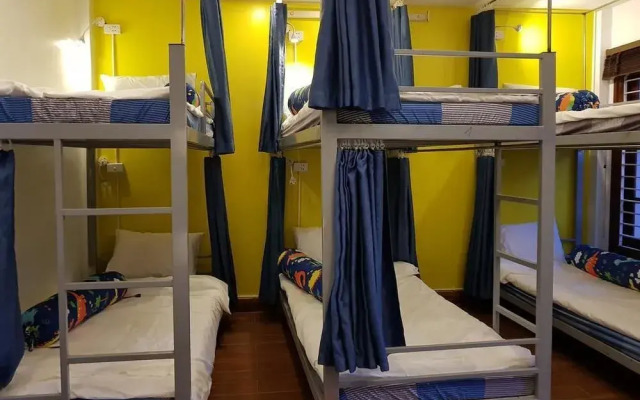 Flower Hostel