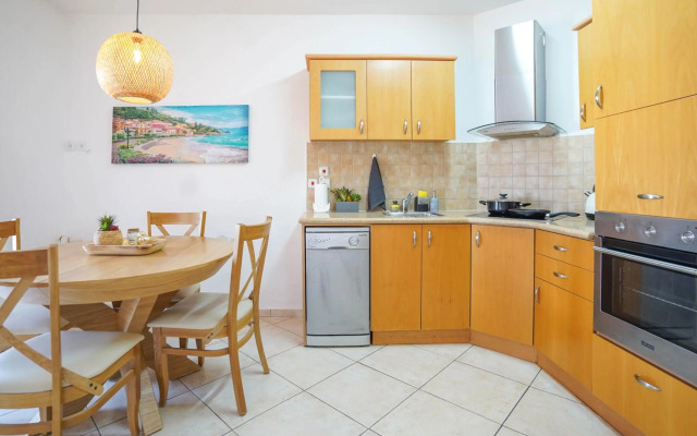 two bed room apartment 5 min walk to the beach