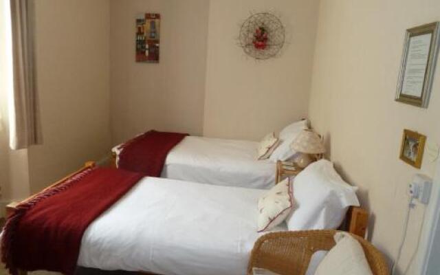 The Owls Crest House B&b