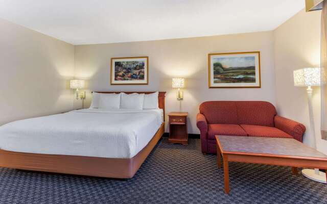 La Quinta Inn & Suites by Wyndham Chicago Gurnee