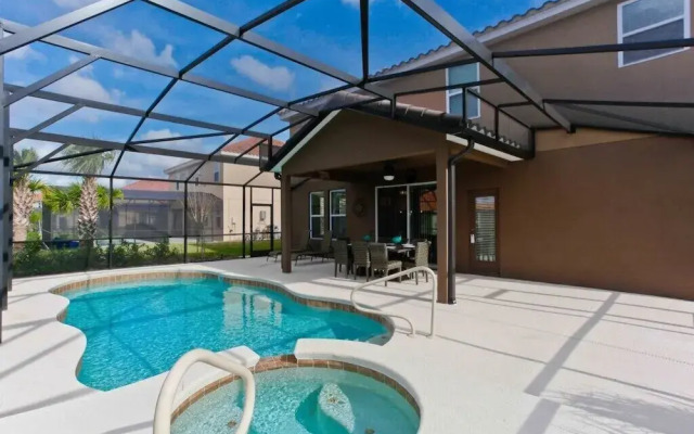 4176 Oaktree Drive 6 Bedroom Home by Redawning
