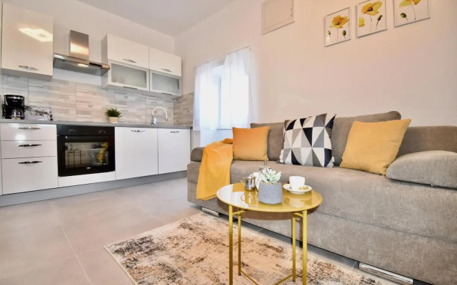 Apartment Erika - for 2 near the beach