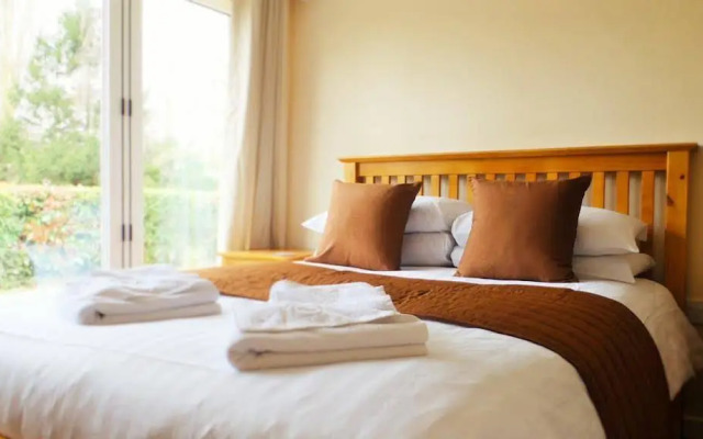 Roydon Marina Village Hotel