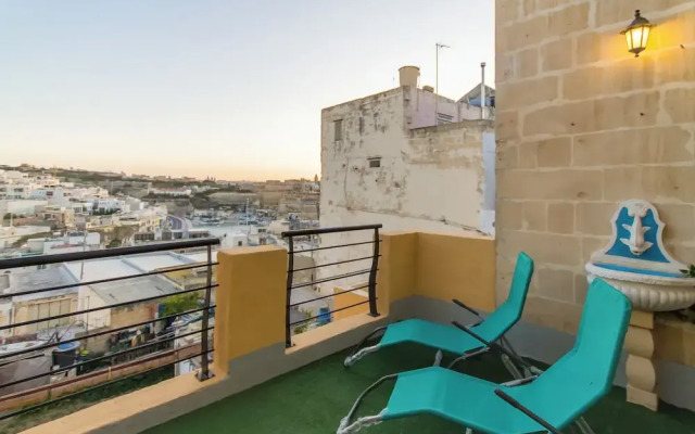 Sunny Maltese Townhouse Madonnina Kalkara