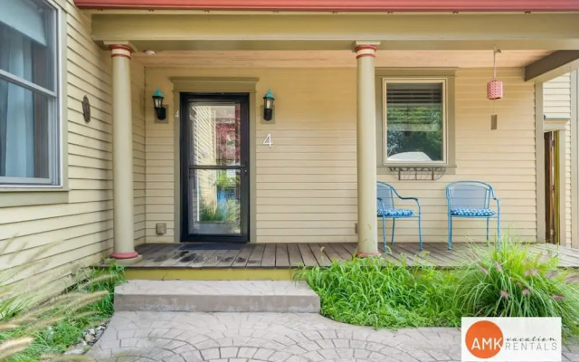 Lake Life Getaway - Condo Near Downtown