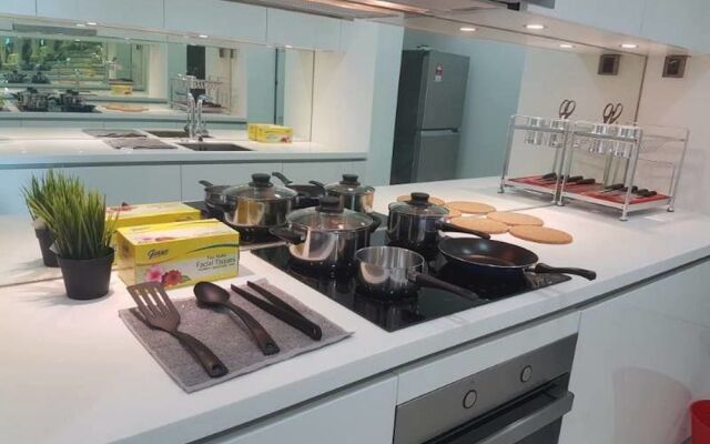 KLCC/KL Tower View Luxury Suites