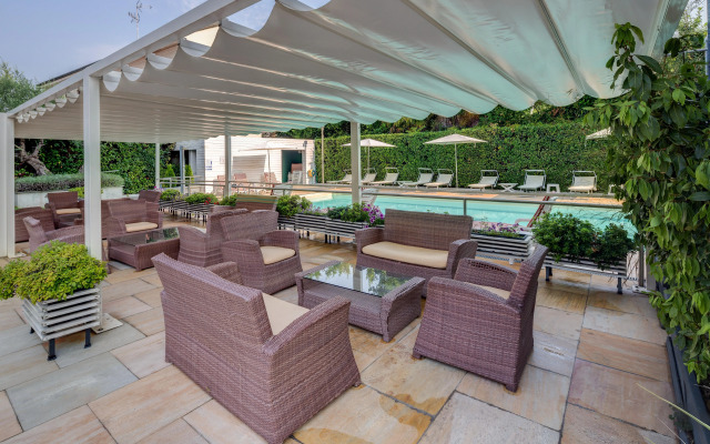 Jet Hotel, Sure Hotel Collection by Best Western