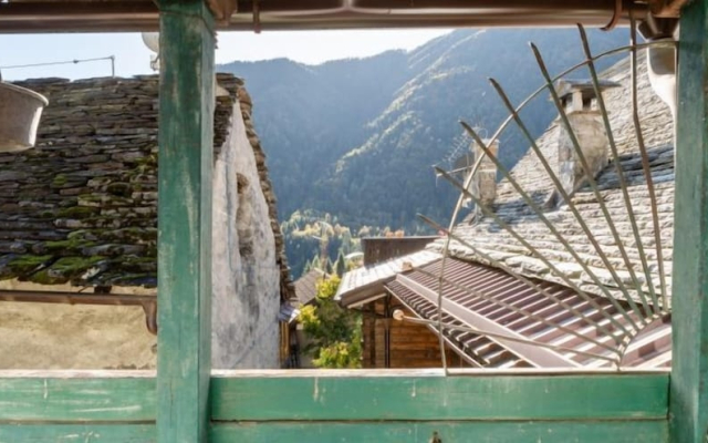 Vanzone Historic House with garden