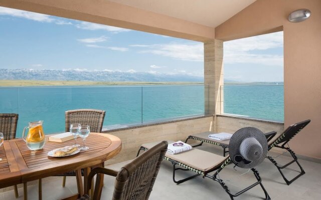 Apartments Malibu Royal