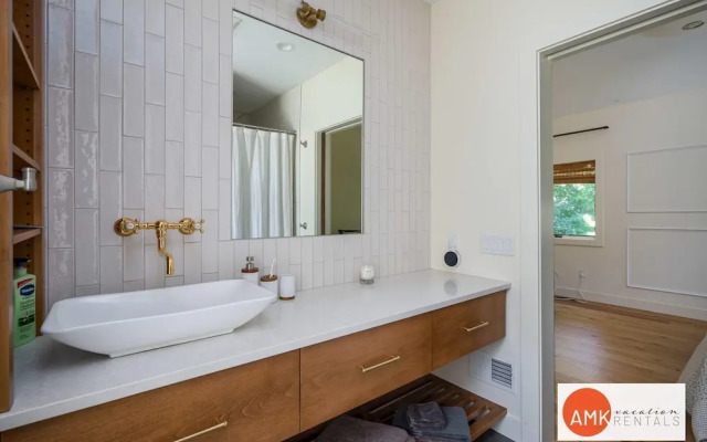 Beautiful Custom Lake House