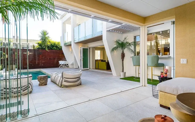 YOLO Spaces - Clifton Private Beach Villa