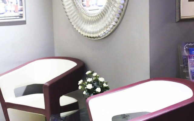 Pebbles Boutique Aparthotel
