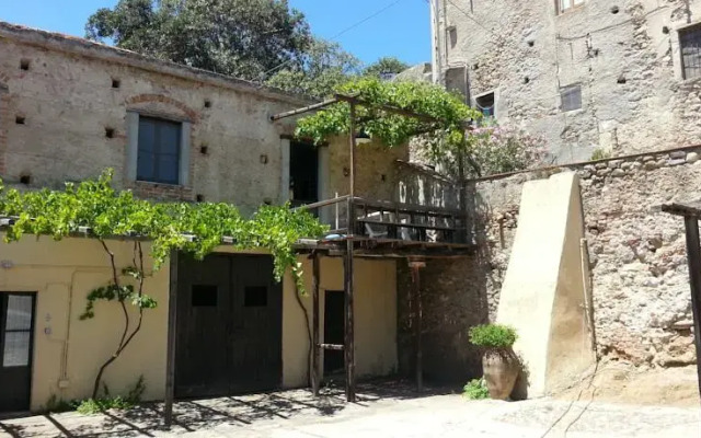 Castello Di Oliveri
