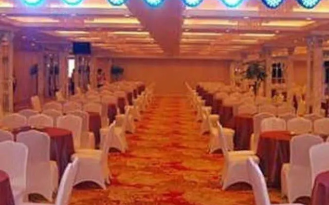 Hongluo Harbor Holiday Hotel