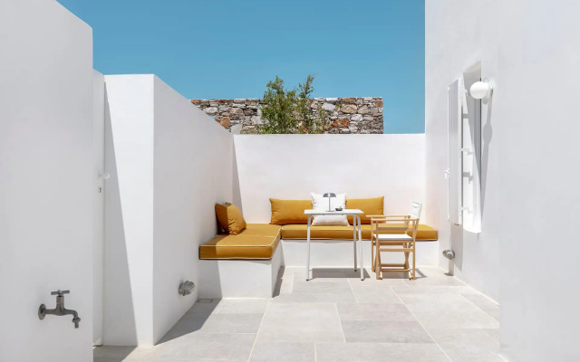 TWWO Antiparos