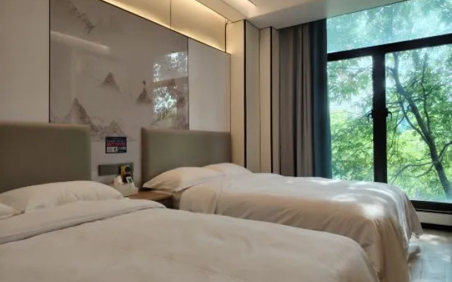 Hui Qin Hotel
