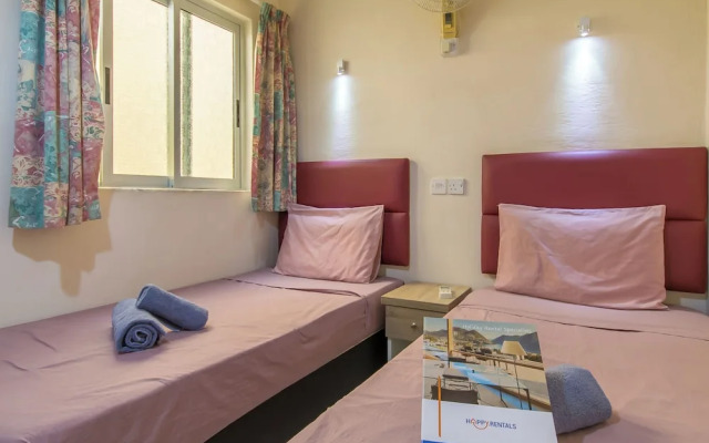 Pool and Sea, charming Merill Apart 5