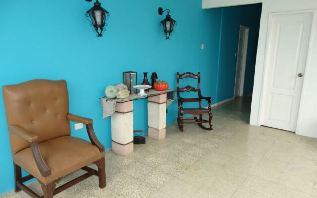 Chescos Hostel & Hotel