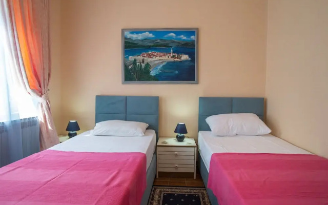 Boskovic Twin Room Grounfloor No. 3