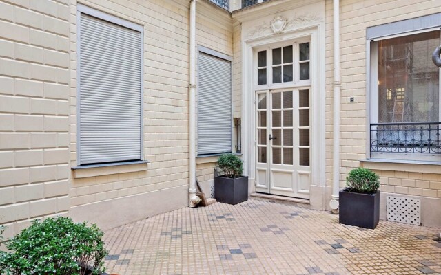 Charming Apartment Located at the Foot of the Sacred Heart